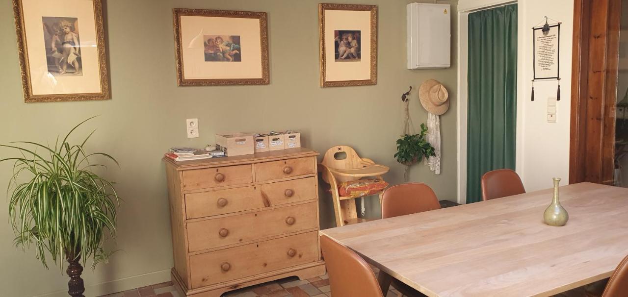 Close To Centre, 3 Rooms, 2 Bathr & Wc, Free Parking & Wifi, Spacious Living Area & Kitchen Casa vacanze *