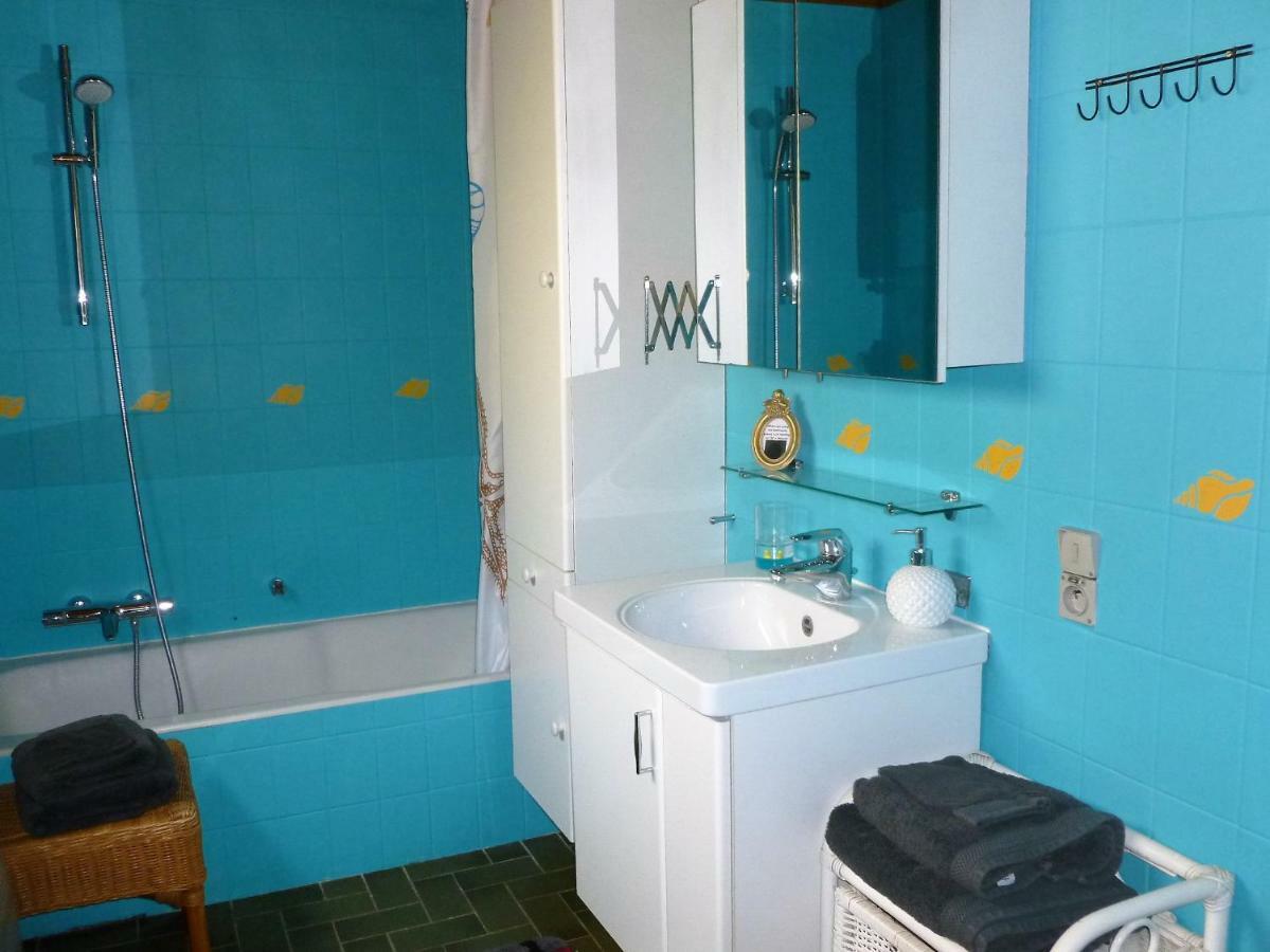 Close To Centre, 3 Rooms, 2 Bathr & Wc, Free Parking & Wifi, Spacious Living Area & Kitchen *